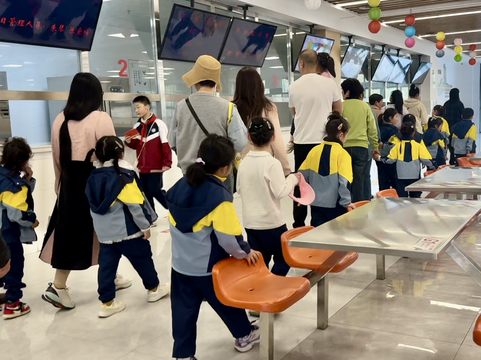 我校幼儿园开展走出去请进来活动助力学生成长